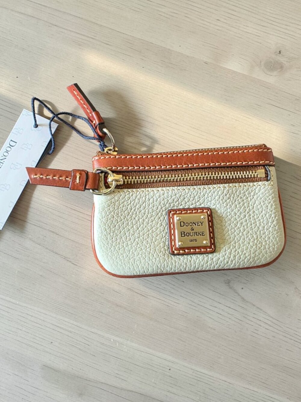 Dooney & Bourke Pebbled Leather Key Pouch Coin Purse Bone Tan NWT Wristlet - Picture 7 of 16